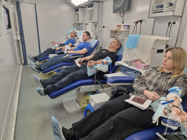Нижегородские спасатели сдали кровь в рамках акции &laquo;День донора&raquo;