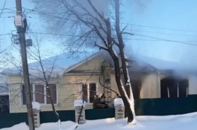 Пожар в двухквартирном доме в Сергаче не привел к травмам