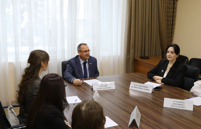 Евгений Чинцов обсудил с студентами ННГУ приоритеты развития Нижнего Новгорода