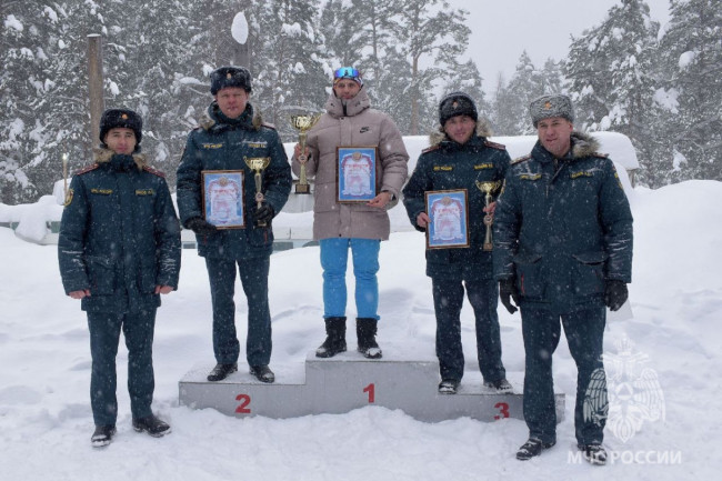 Спасатели Нижегородской области соревновались в лыжных гонках в Дзержинске