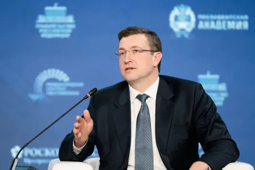 Глеб Никитин обсудил привлечение молодежи на госслужбу на конгрессе в Москве