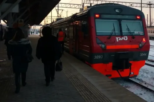 Электричка на маршруте Нижний Новгород &mdash; Заволжье задержала шесть поездов