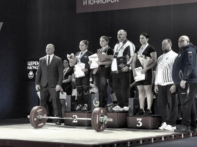 Нижегородские тяжелоатлетки завоевали девять медалей на первенстве России в Екатеринбурге