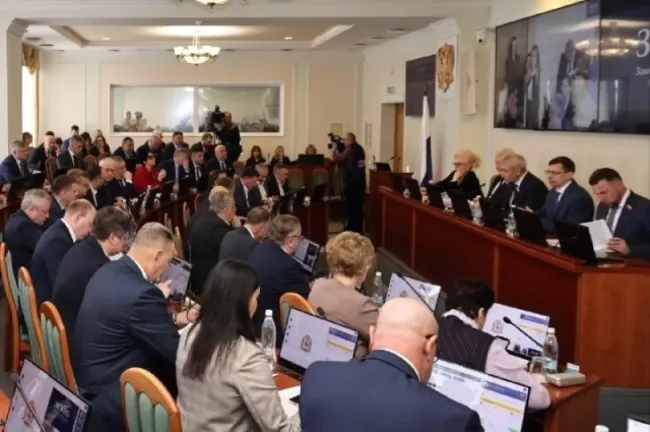 Два депутата ЗСНО досрочно покинули свои посты в Нижегородской области