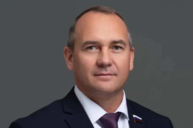 Чинцов поздравил нижегородок с Международным женским днем