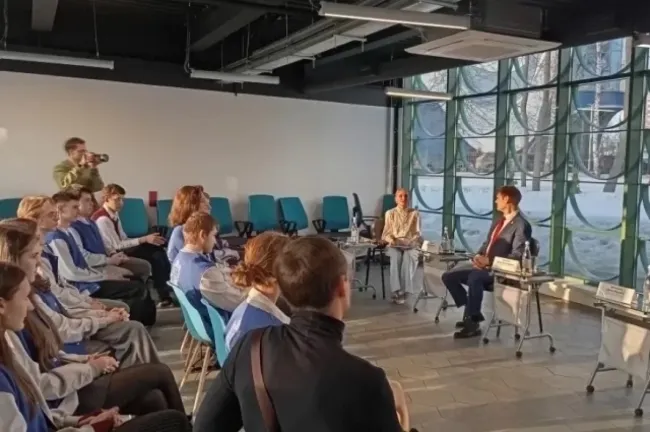 Пучков встретился с финалистами школьных олимпиад в Нижнем Новгороде