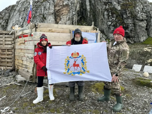 Федор Конюхов установил флаг Нижегородской области в Антарктиде