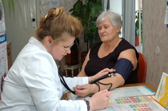 Бесплатные консультации врача-гериатра для пожилых жителей пройдет в Дзержинске 26 марта