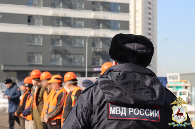 Полицейские Нижнего Новгорода провели рейд по выявлению мигрантов