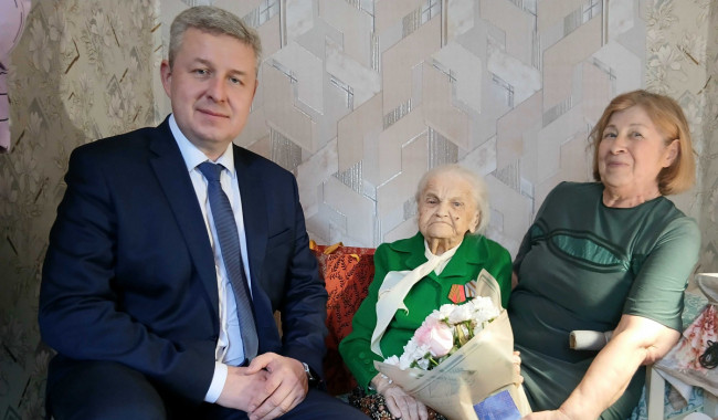 Ветеран Великой Отечественной войны Зинаида Еремина отпраздновала столетие