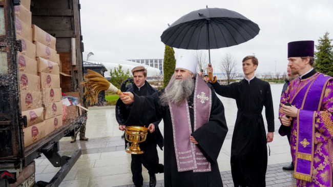 Митрополит Нижегородский и Арзамасский Георгий освятил куличи для воинов в зоне СВО