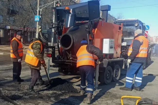Ямочный ремонт дорог в Нижнем Новгороде завершится к маю