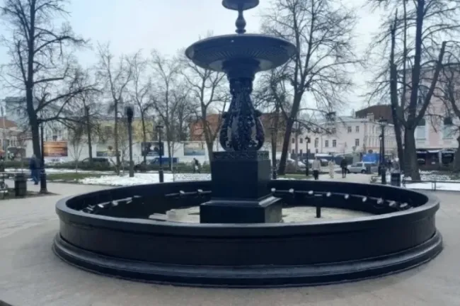 Фонтан на площади Минина в Нижнем Новгороде готовят к запуску