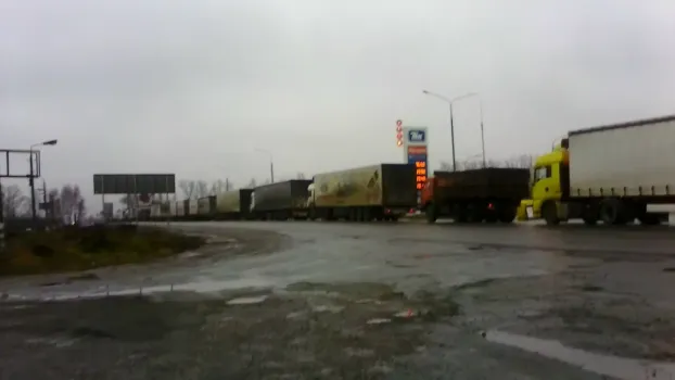 В Краснобаковском округе водитель грузовика использовал устройство для скрытия номера