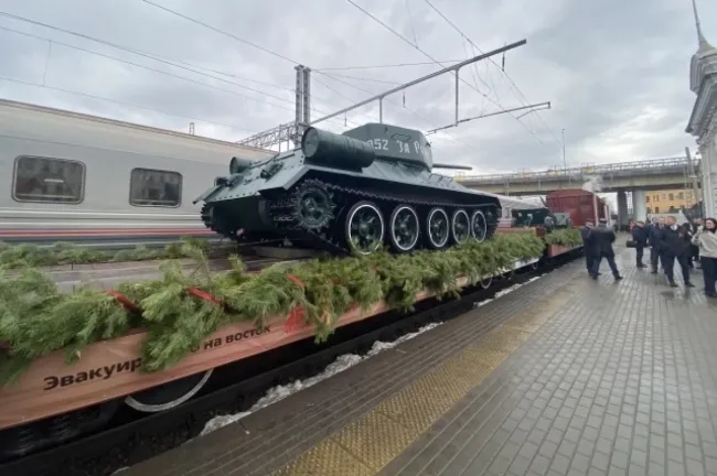 &laquo;Поезд Победы&raquo; с танком Т-34 начал свой путь из Нижнего Новгорода