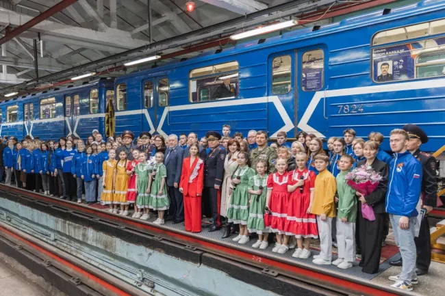 В нижегородском метро открыли &laquo;Вагон Победы&raquo; в честь погибших офицеров