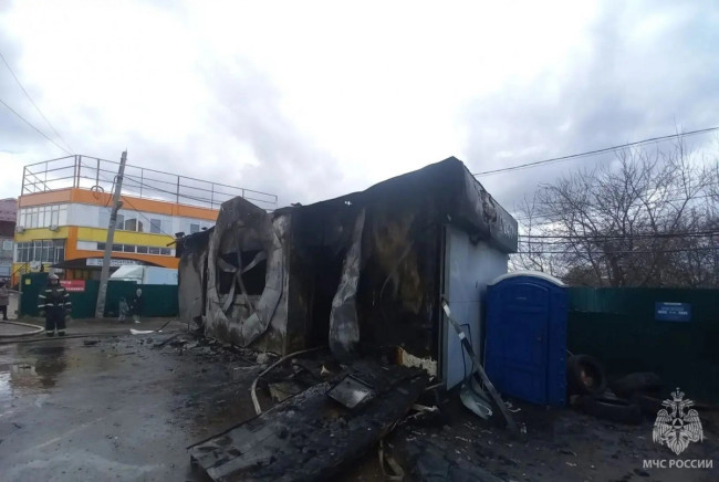 Пожар произошел в автосервисе на улице Деловая в Нижнем Новгороде