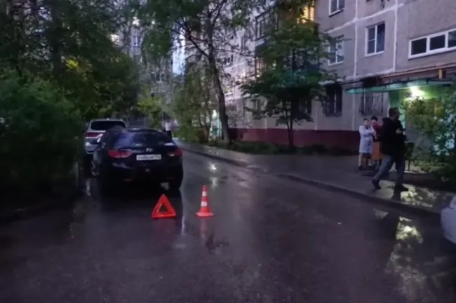 В Нижнем Новгороде легковушка сбила 4-летнего ребенка во дворе дома